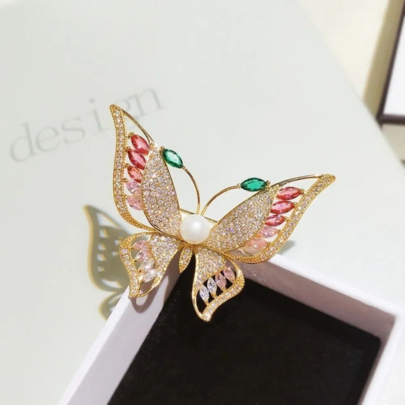 VQ Butterfly Brooch - Picture 2 of 4
